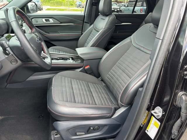 Certified 2025 Ford Explorer ST-Line w/ Premium Package AWD/4WD image 22