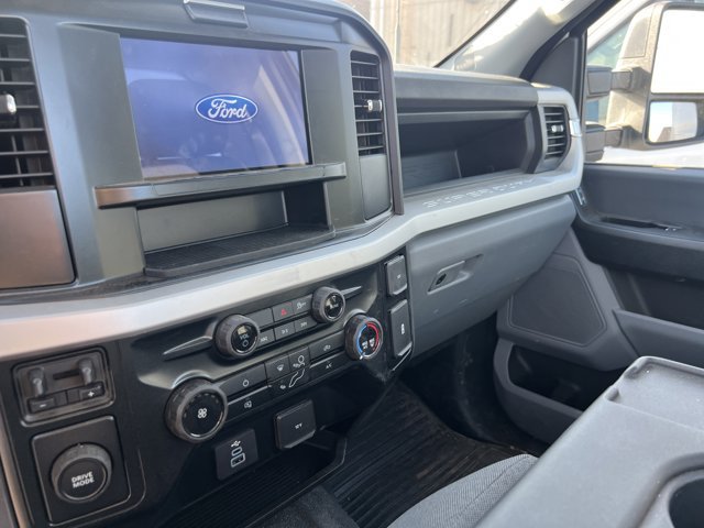 Certified 2025 Ford F350 XL w/ XL Chrome Package RWD image 17