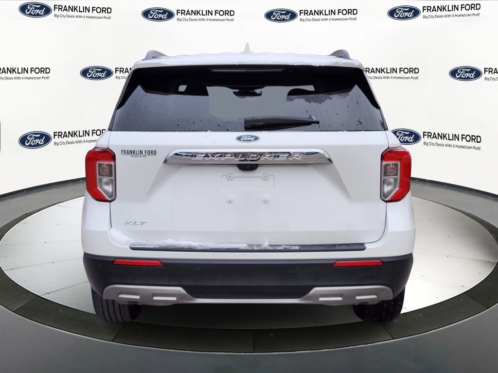 Certified 2022 Ford Explorer XLT w/ Equipment Group 202A image 4