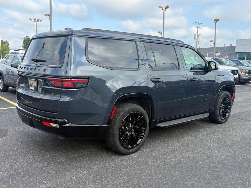 Used 2024 Jeep Wagoneer Series II AWD/4WD image 3