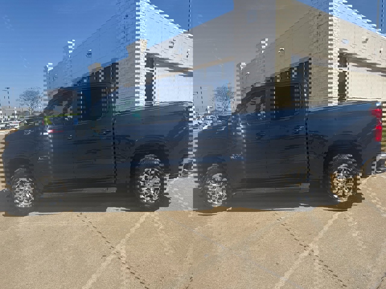 Used 2019 Chevrolet Silverado 1500 LT w/ Texas Edition image 2