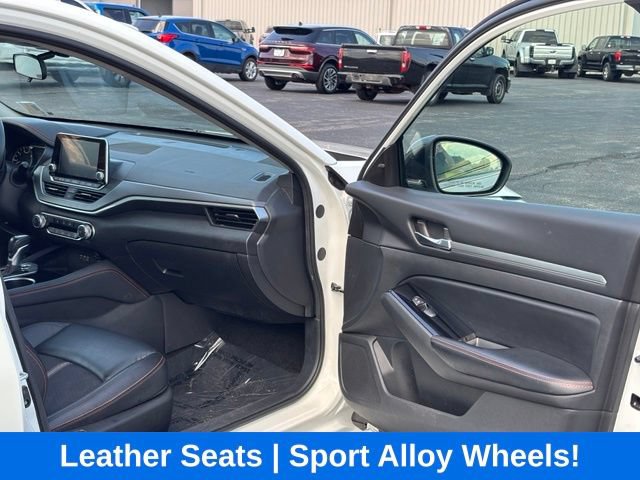 Used 2024 Nissan Altima 2.5 SR FWD image 17