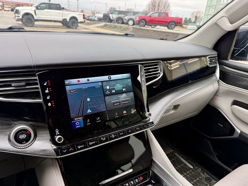 Used 2023 Jeep Wagoneer L Series III w/ Premium Group I image 20