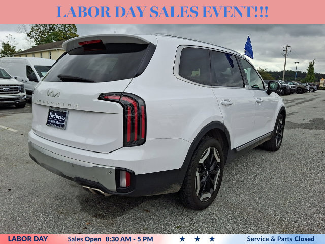 Used 2024 Kia Telluride EX w/ EX Captain's Chair Package FWD image 10