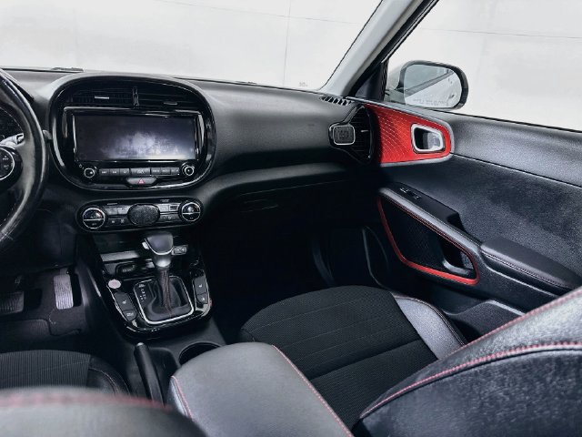 Used 2020 Kia Soul GT-Line Turbo FWD image 31