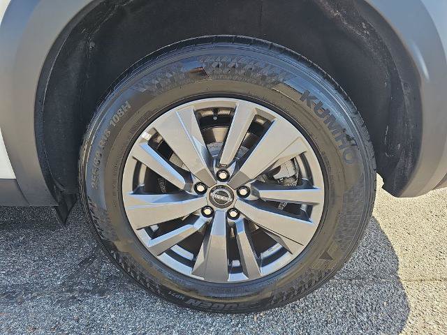 Used 2025 Nissan Pathfinder SV AWD/4WD image 32