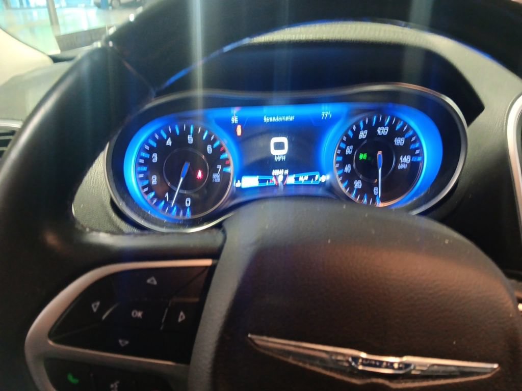 Used 2019 Chrysler 300 Limited RWD image 4