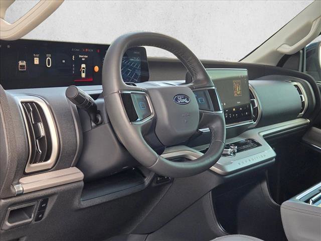 Certified 2025 Ford Expedition Active image 10