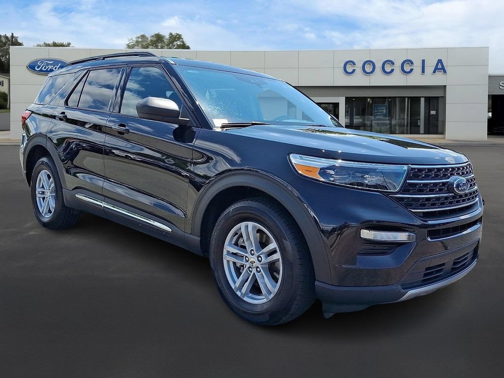 Certified 2023 Ford Explorer XLT w/ Equipment Group 202A AWD/4WD image 3