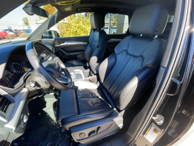 Used 2020 Audi Q5 2.0T Premium w/ Titanium Sport Package AWD/4WD image 15