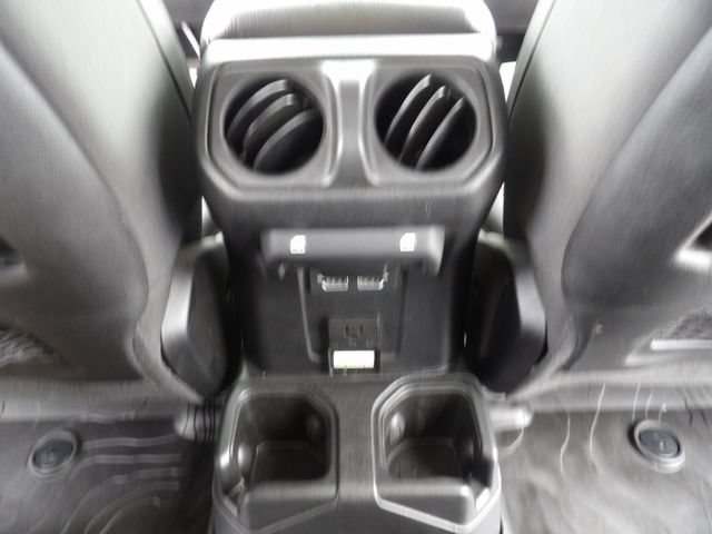 Used 2023 Jeep Wrangler Unlimited Rubicon w/ LED Lighting Group AWD/4WD image 29