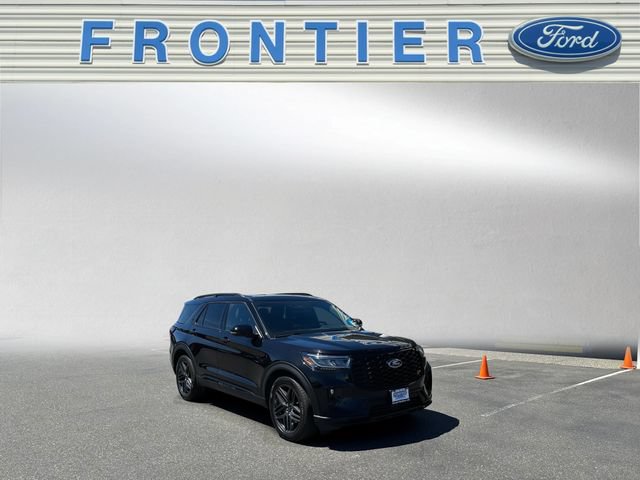 Certified 2025 Ford Explorer ST AWD/4WD image 8