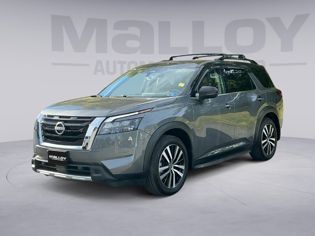 Used 2025 Nissan Pathfinder Platinum w/ Cargo Package AWD/4WD image 1