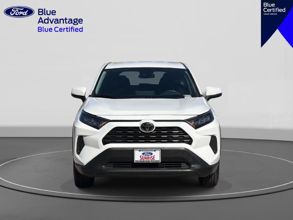 Used 2022 Toyota RAV4 LE AWD/4WD image 3
