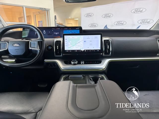 Certified 2025 Ford Expedition Platinum w/ Driver's Package AWD/4WD image 22