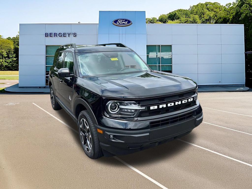 Certified 2022 Ford Bronco Sport Outer Banks w/ Tech Package AWD/4WD image 3