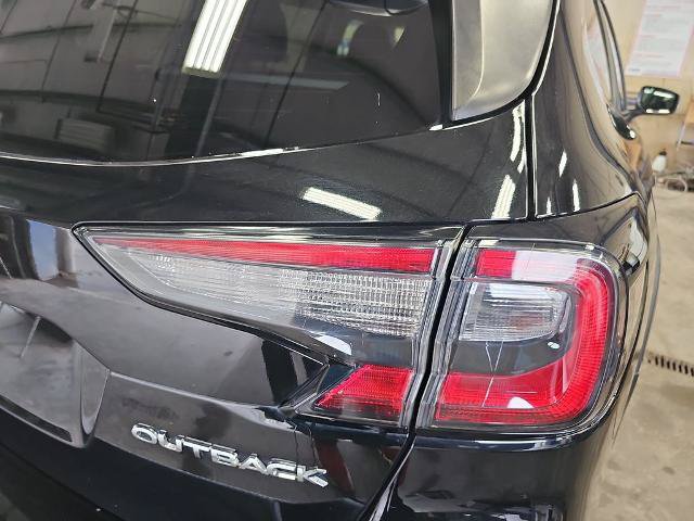 Used 2023 Subaru Outback Premium AWD/4WD image 32