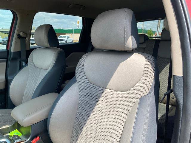 Used 2019 Hyundai Santa Fe SEL FWD image 11