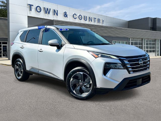 Used 2025 Nissan Rogue SV FWD image 1