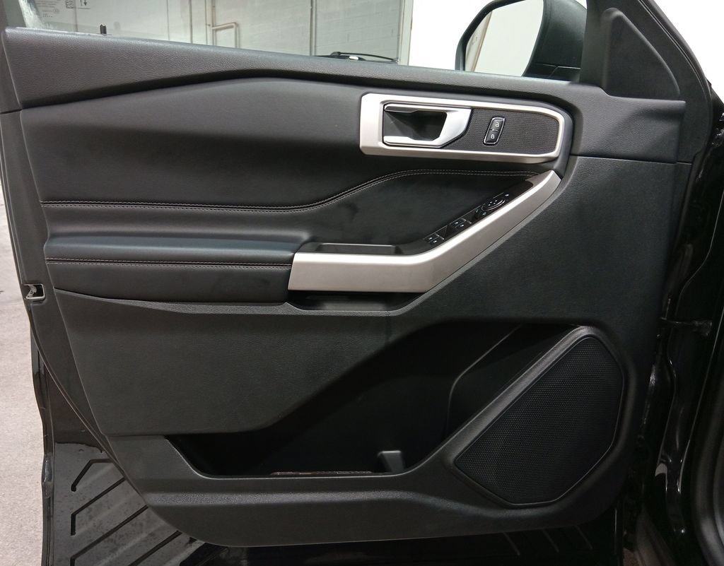 Certified 2024 Ford Explorer XLT AWD/4WD image 17