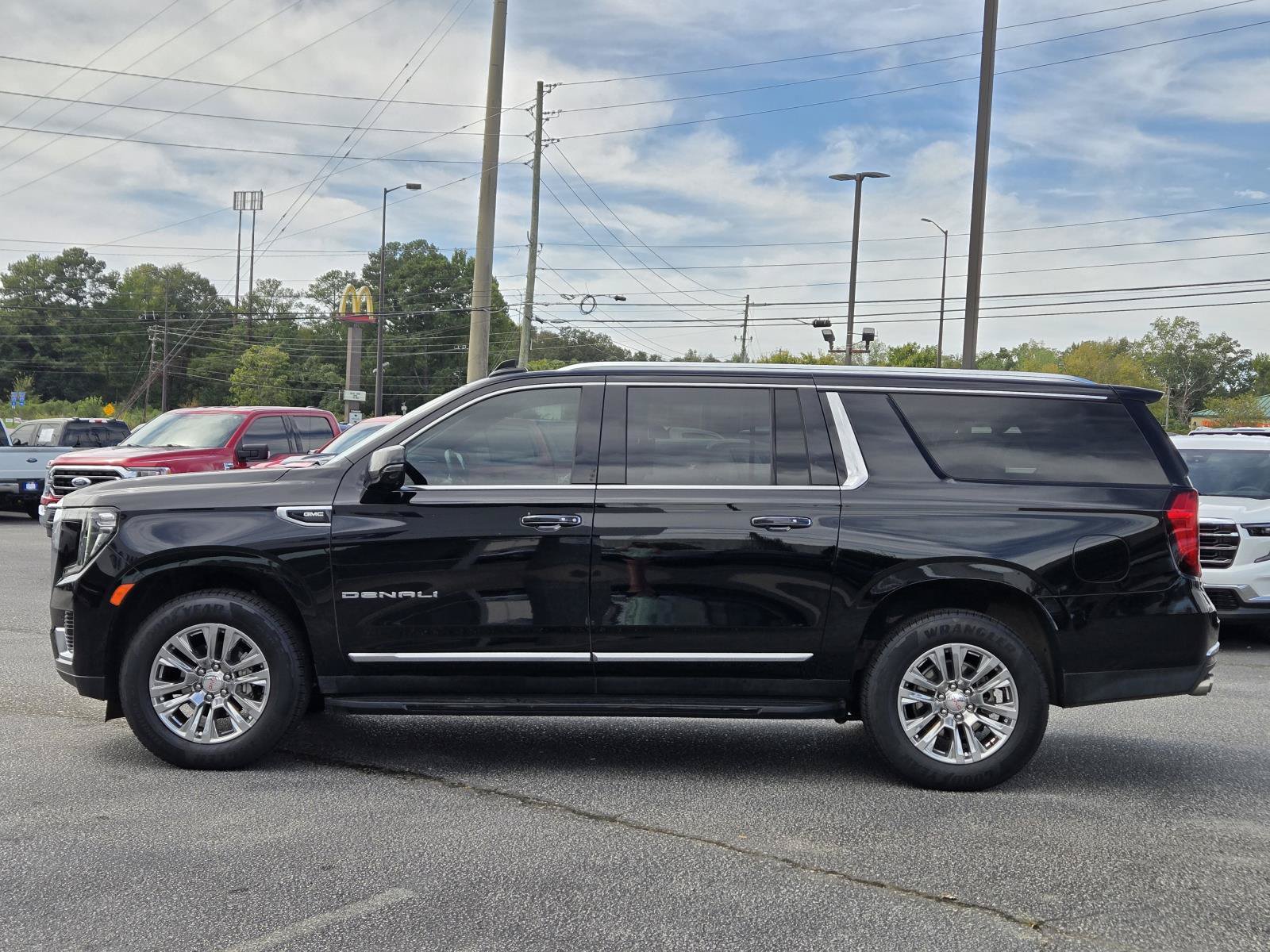 Used 2024 GMC Yukon XL Denali w/ Max Trailering Package AWD/4WD image 13