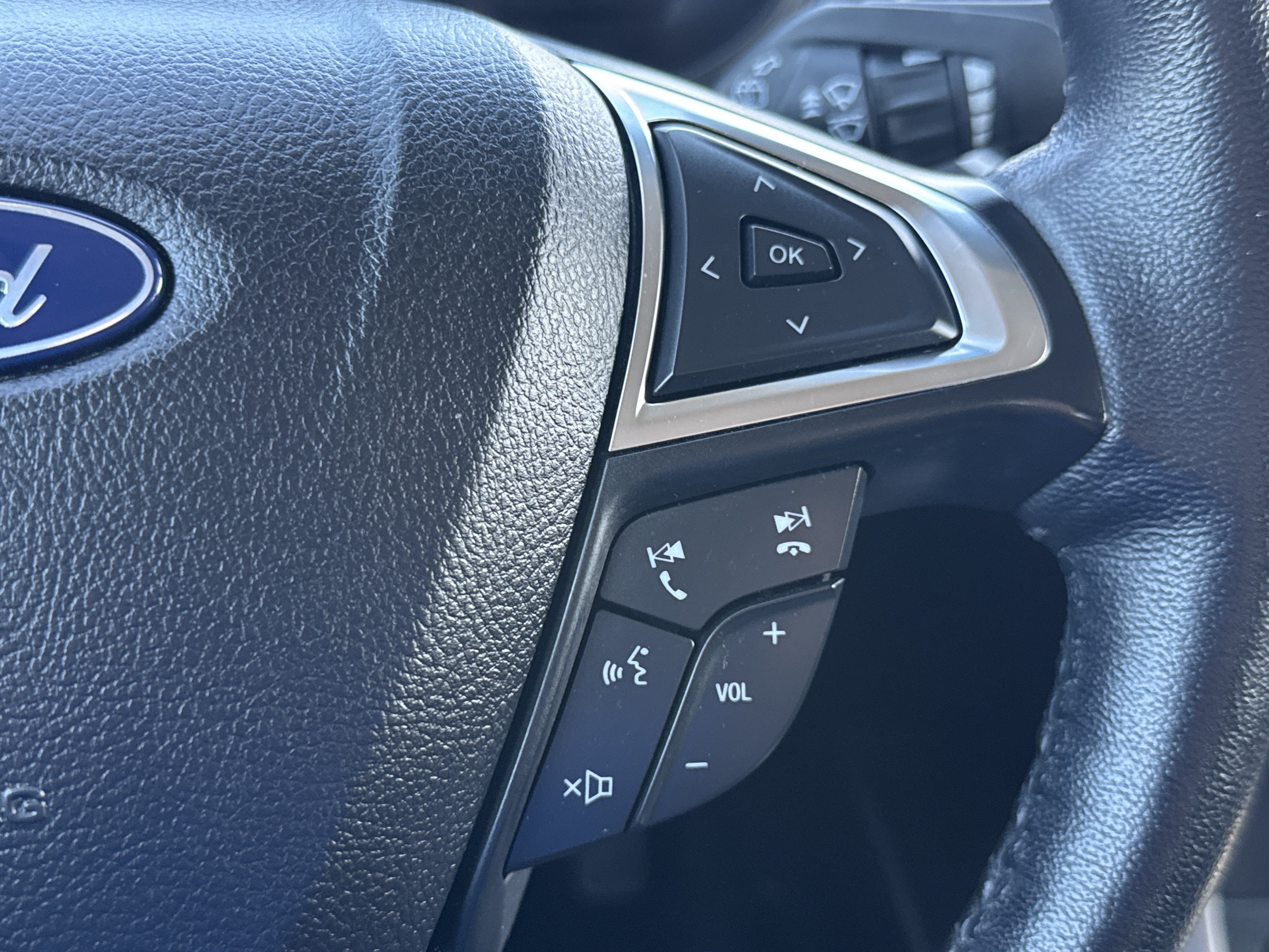 Certified 2024 Ford Edge SEL AWD/4WD image 17