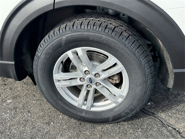 Certified 2023 Ford Explorer XLT image 5