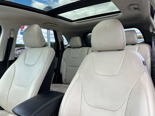 Certified 2017 Ford Edge Titanium w/ Equipment Group 302A AWD/4WD image 24