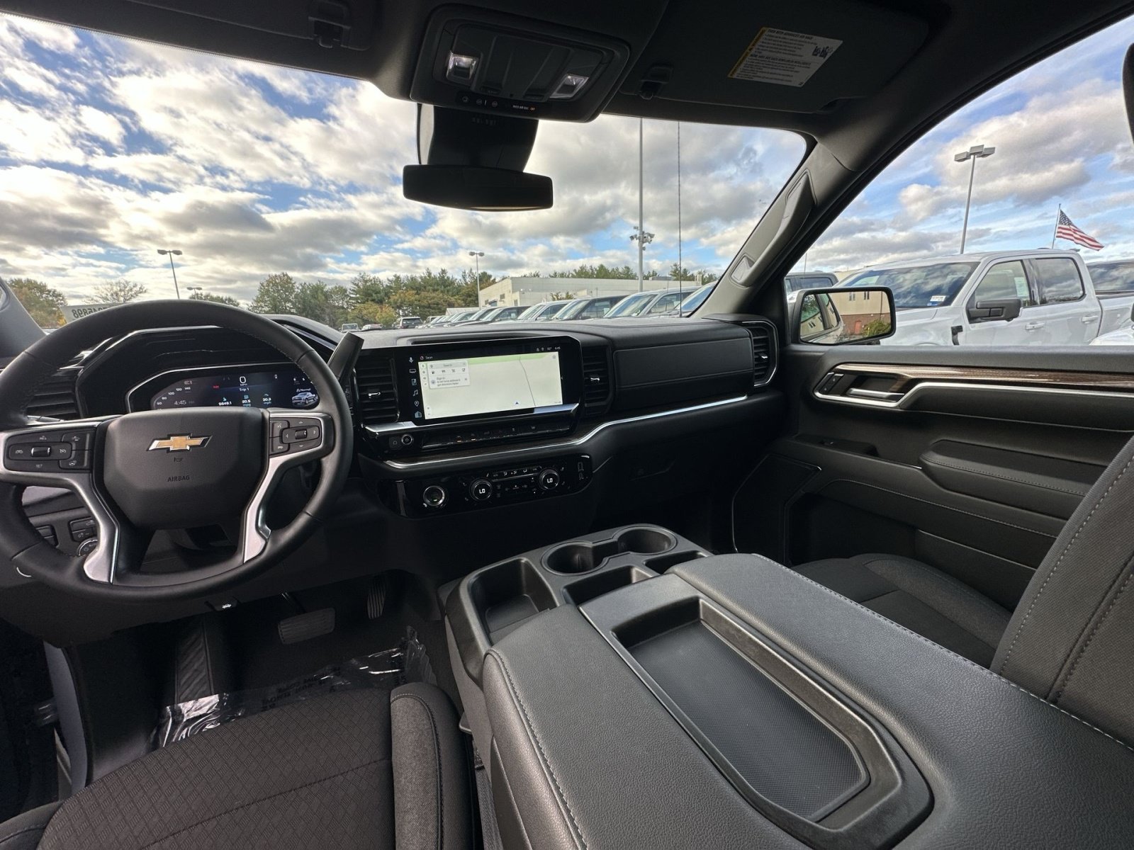 Used 2024 Chevrolet Silverado 1500 LT AWD/4WD image 24