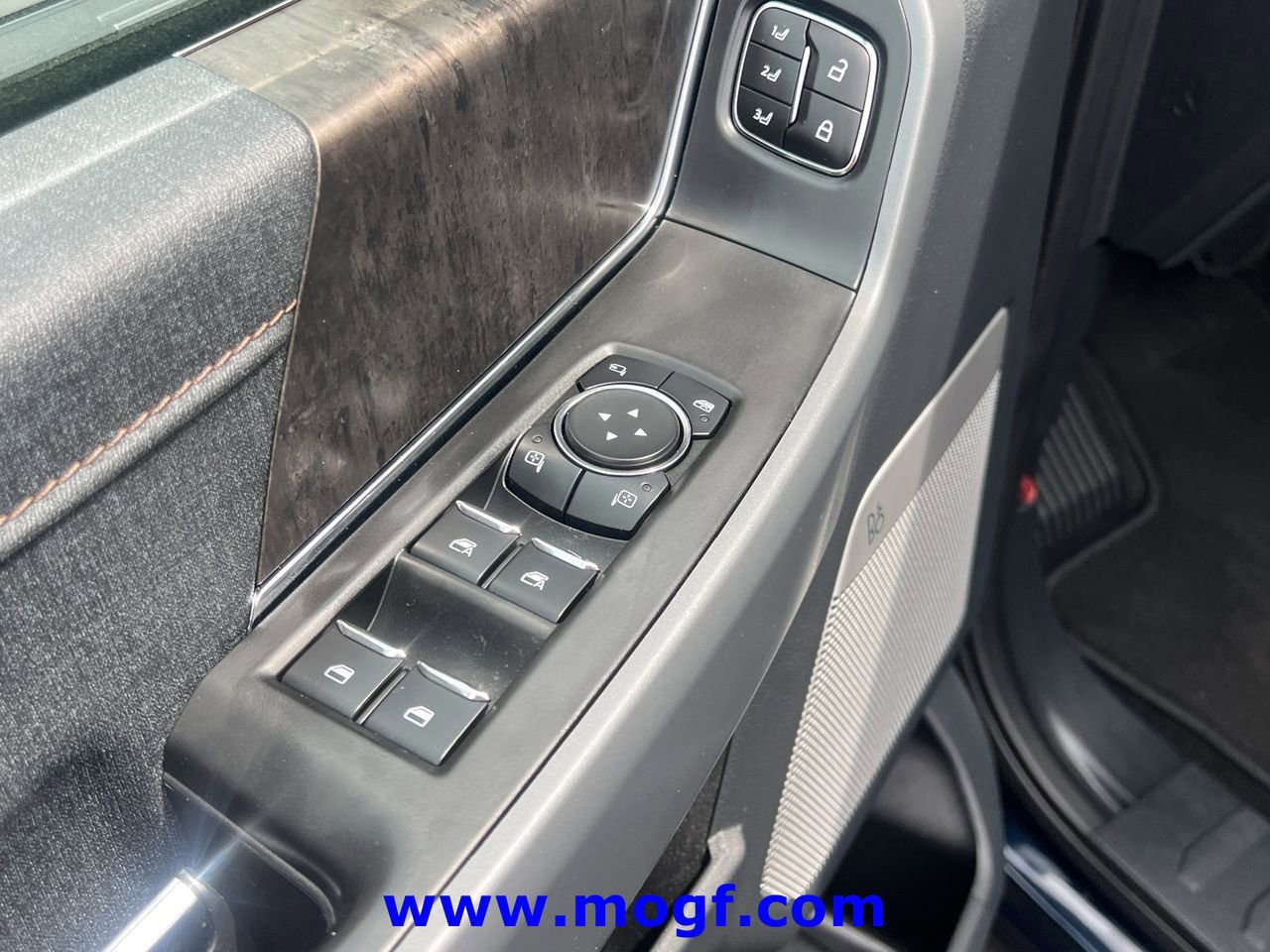 Certified 2023 Ford F150 Lightning Lariat w/ Equipment Group 511A High image 24