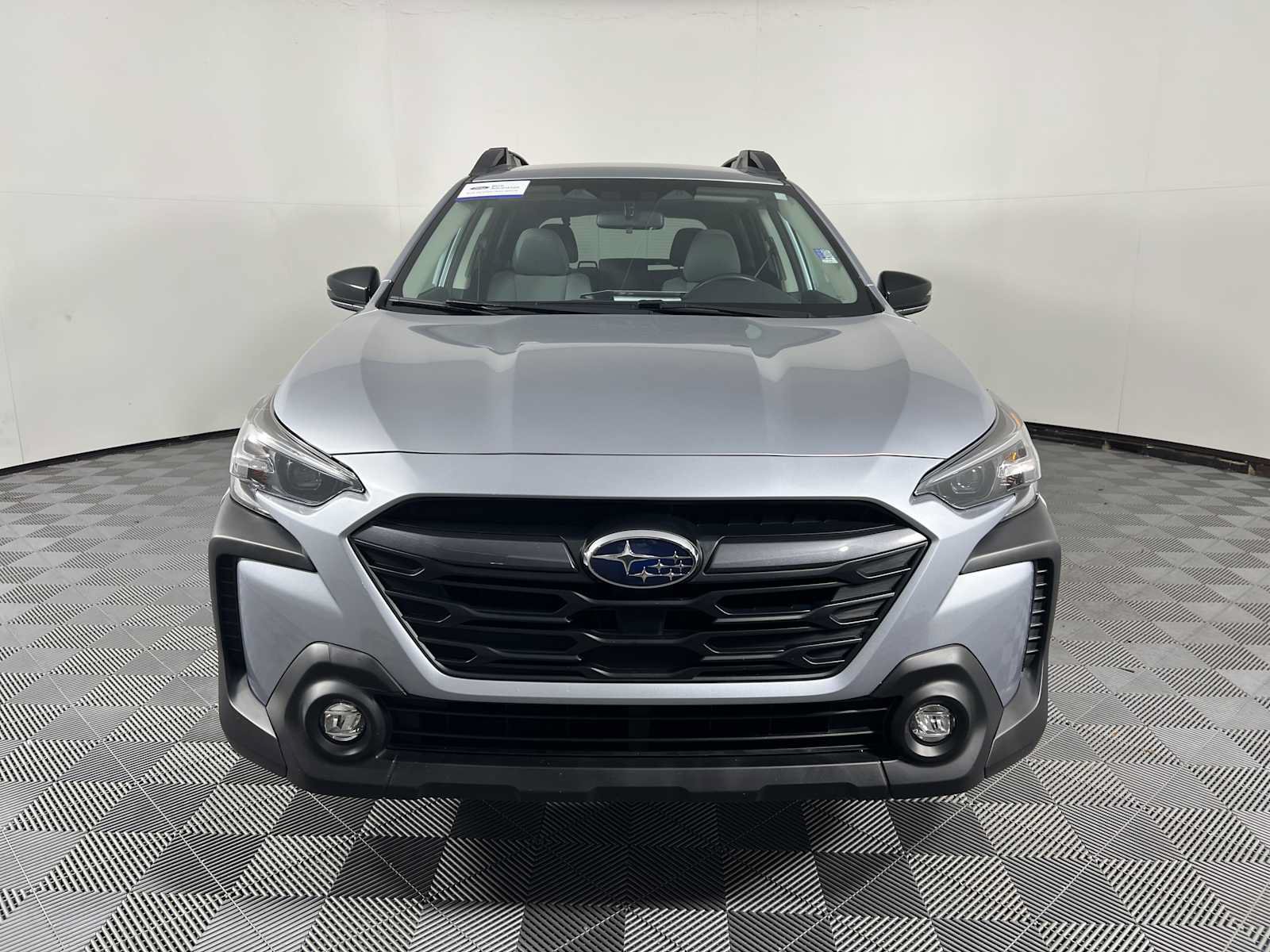 Used 2024 Subaru Outback Premium AWD/4WD image 3
