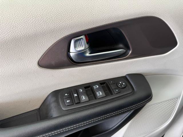 Used 2023 Chrysler Voyager LX FWD image 21