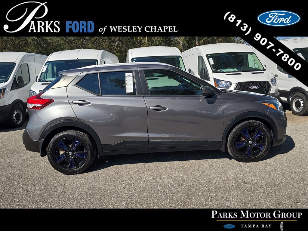 Used 2020 Nissan Kicks SV image 2