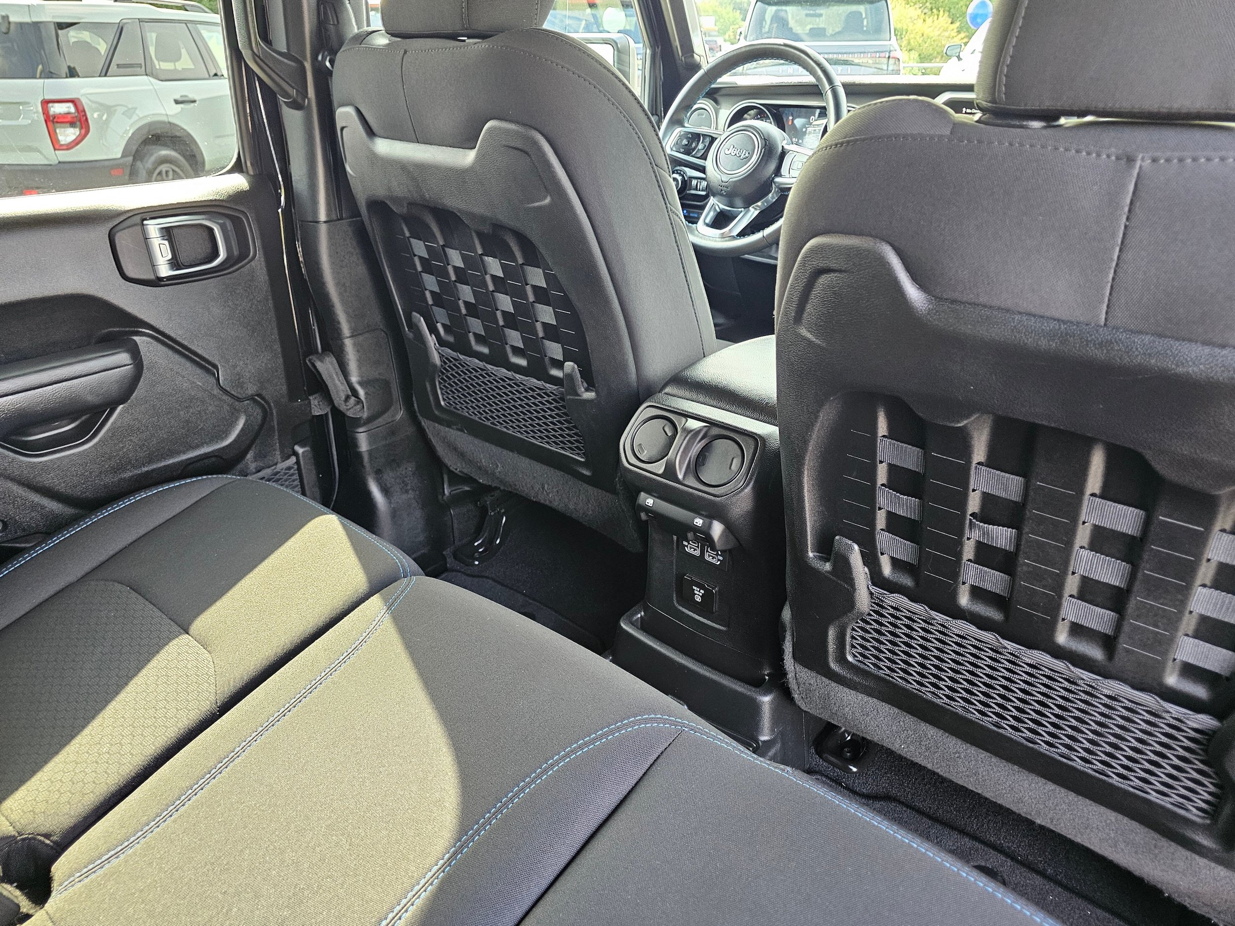 Used 2022 Jeep Wrangler Unlimited Rubicon 4xe w/ Steel Bumper Group AWD/4WD image 16
