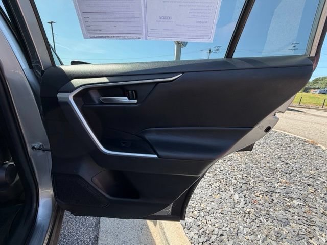 Used 2020 Toyota RAV4 XLE Premium FWD image 22