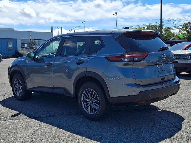 Used 2024 Nissan Rogue S FWD image 4