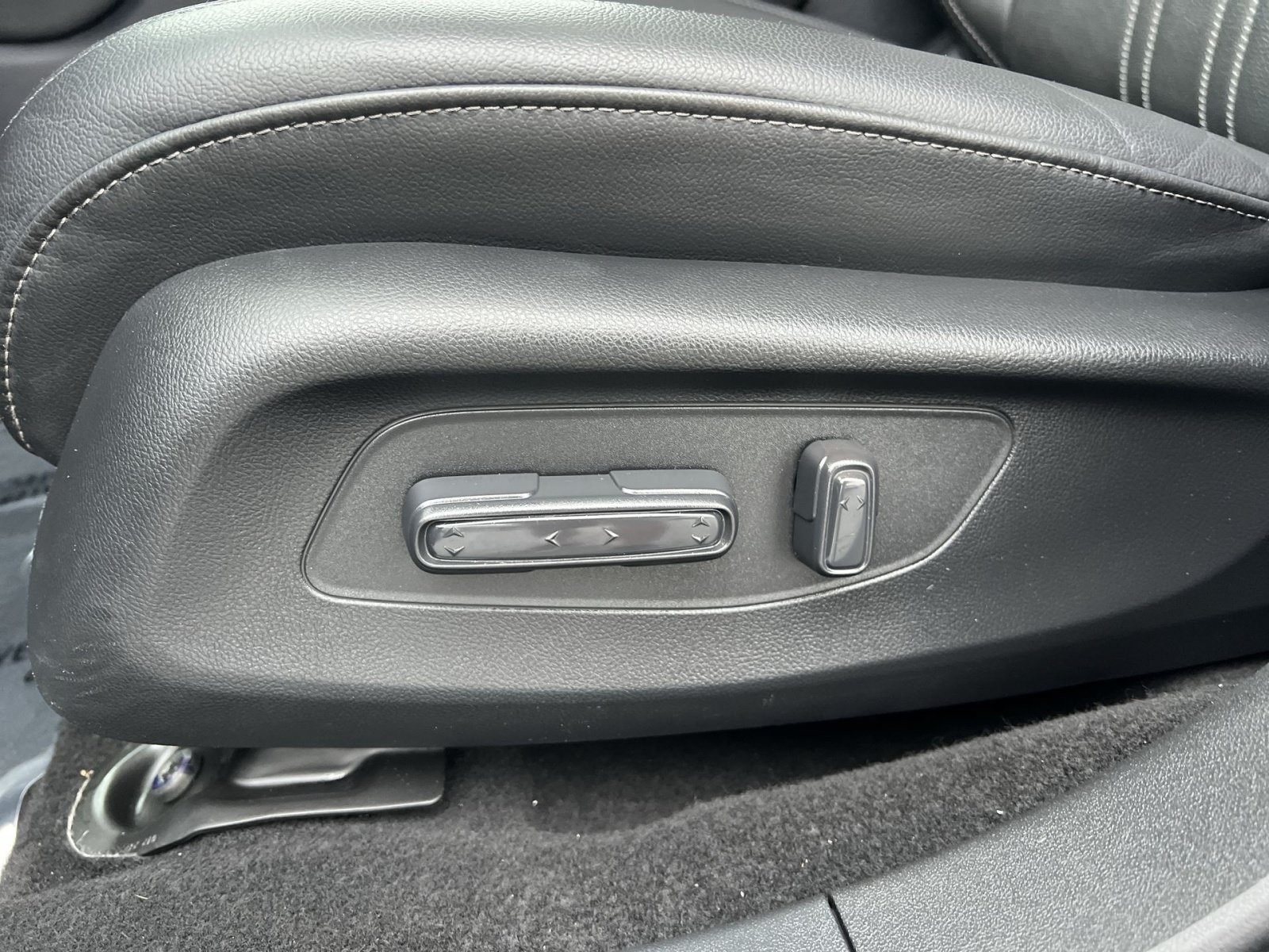 Used 2024 Honda HR-V EX-L image 14