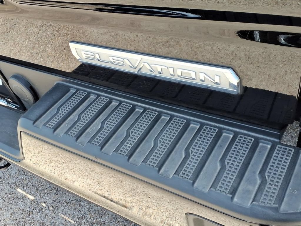 Used 2023 GMC Sierra 1500 Elevation w/ X31 Off-Road Package AWD/4WD image 9