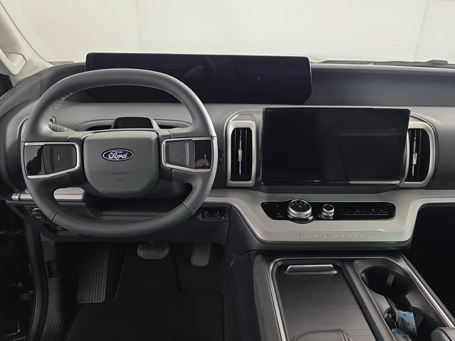 Certified 2025 Ford Expedition Active AWD/4WD image 12