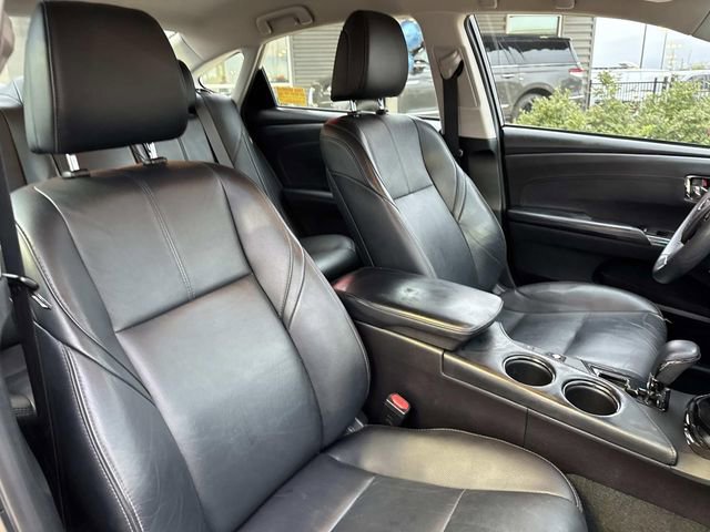 Used 2018 Toyota Avalon XLE image 11