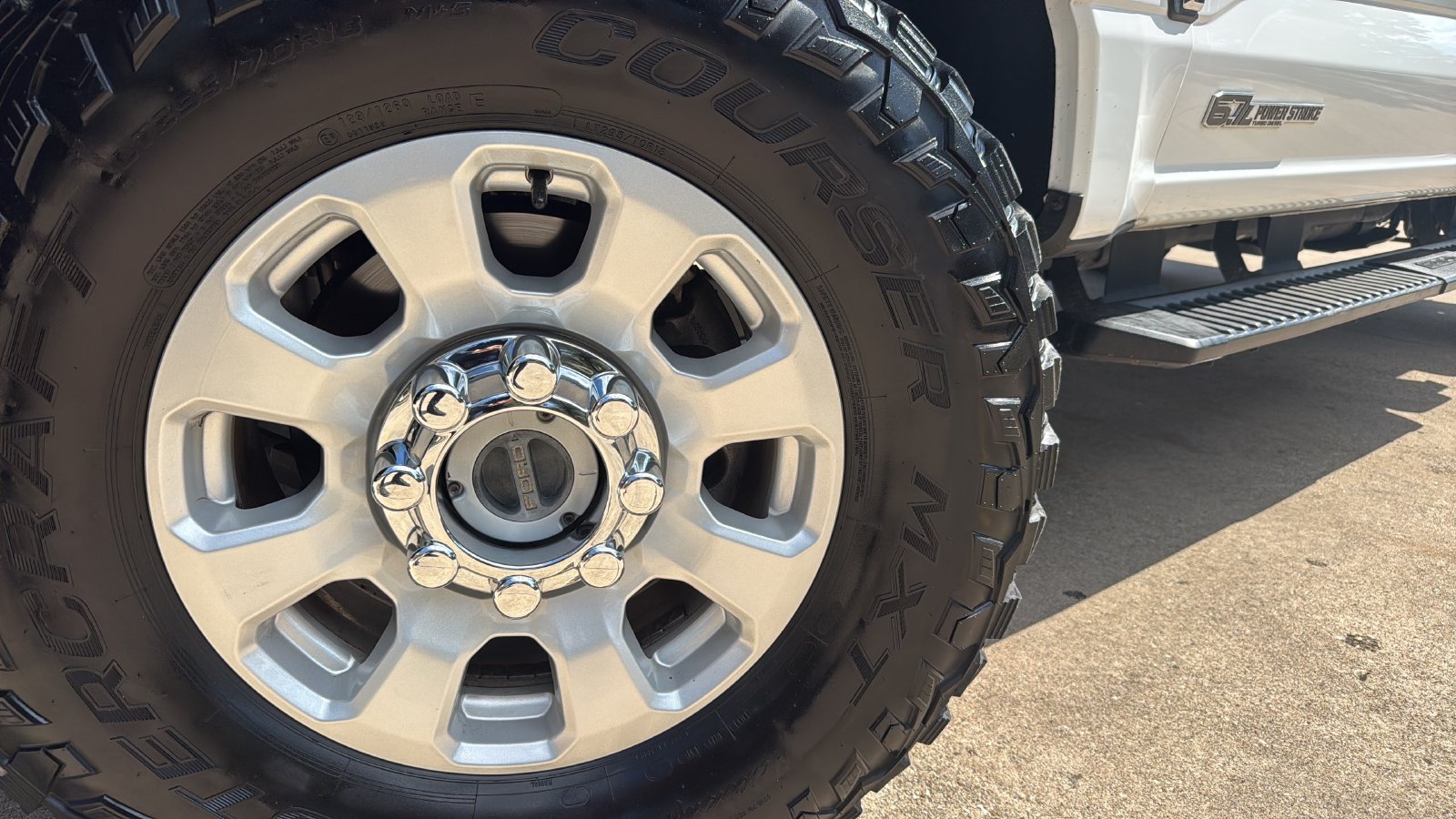 Certified 2024 Ford F250 XLT w/ FX4 Off-Road Package AWD/4WD image 29