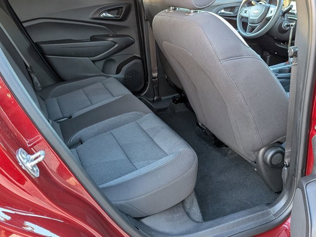 Used 2025 Chevrolet Trax LS FWD image 24