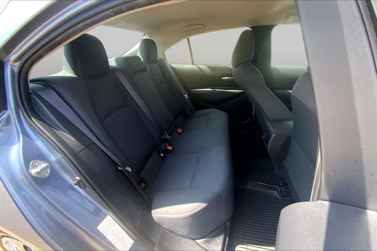 Used 2021 Toyota Corolla LE FWD image 19