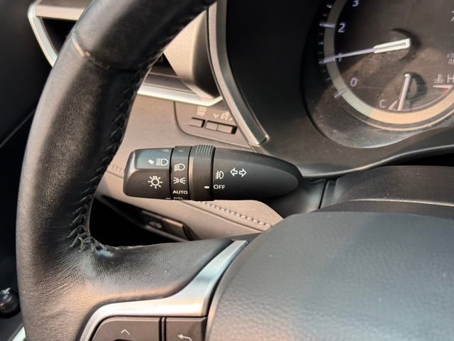Used 2020 Toyota Highlander XLE AWD/4WD image 33