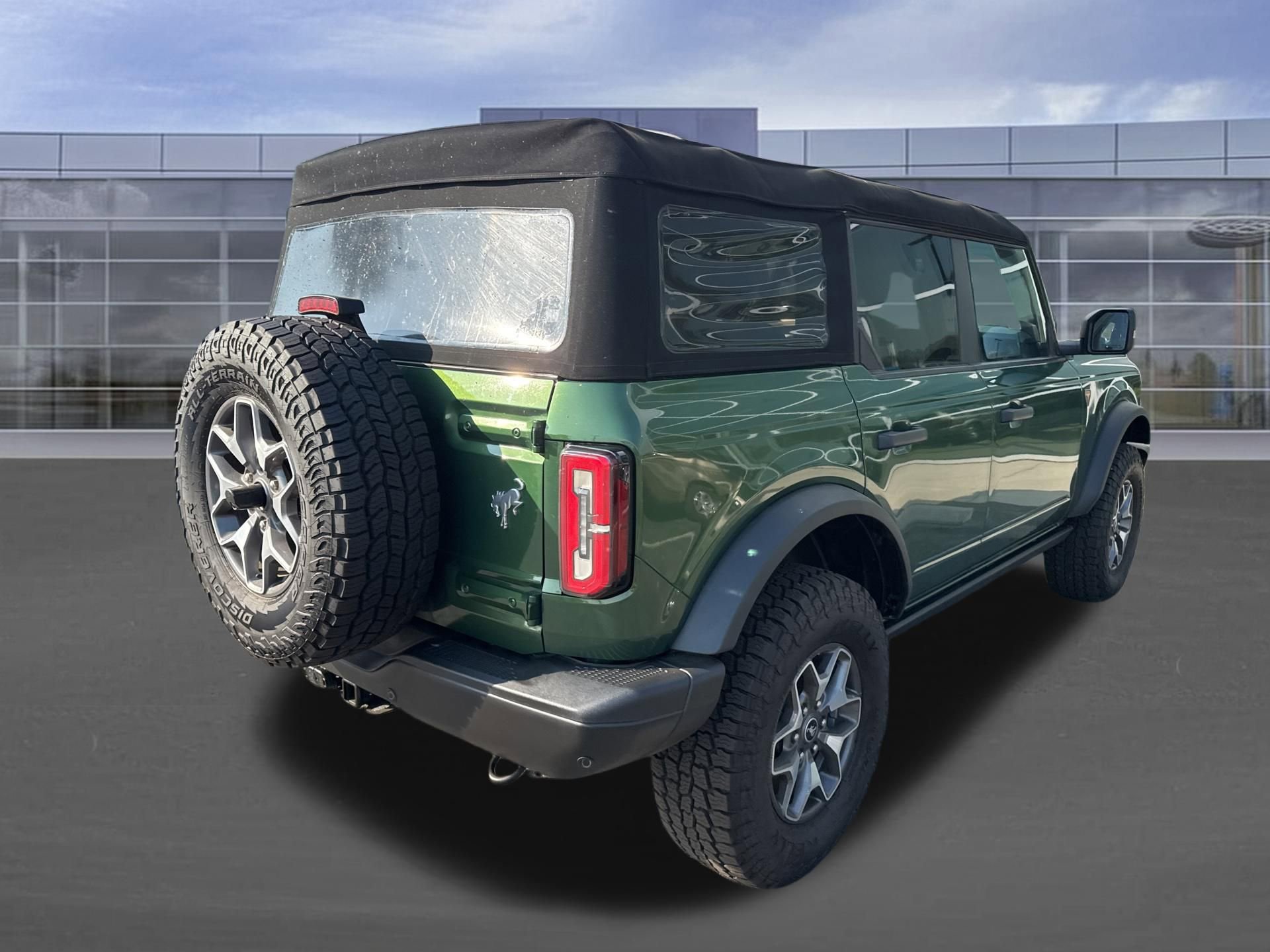 Certified 2023 Ford Bronco Badlands image 4