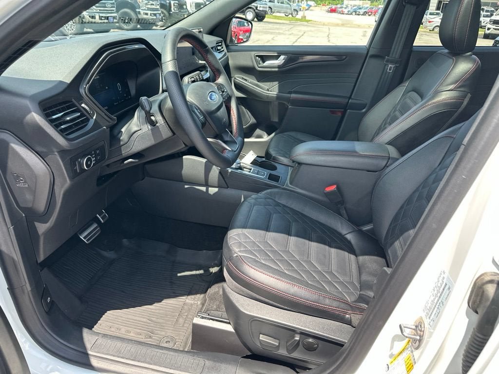 Certified 2024 Ford Escape ST-Line Elite w/ Premium Technology Package AWD/4WD image 14