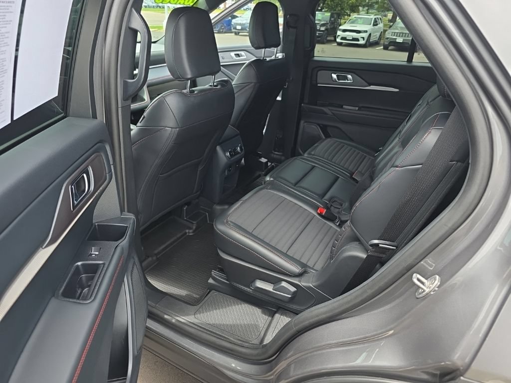 Certified 2025 Ford Explorer ST-Line w/ ST-Line Street Pack AWD/4WD image 14