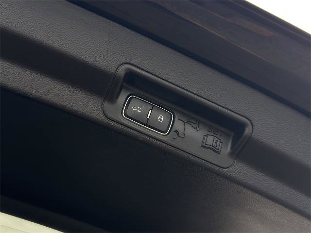 Certified 2021 Ford Explorer XLT w/ Equipment Group 202A image 6