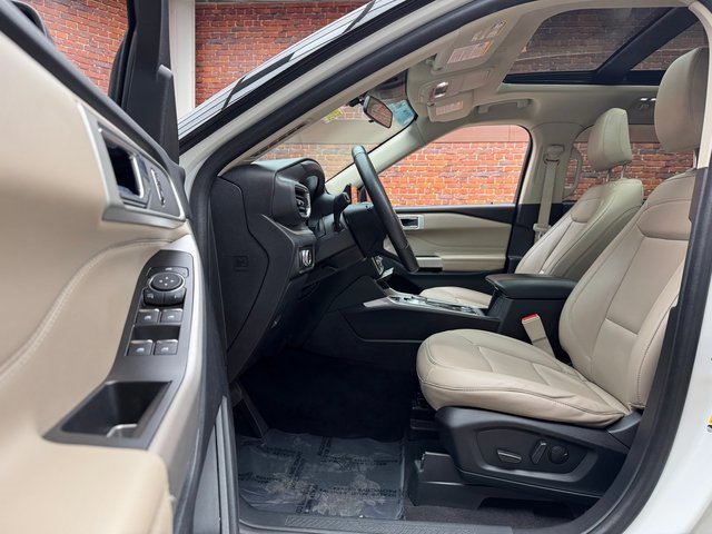 Certified 2022 Ford Explorer XLT w/ Equipment Group 202A image 23