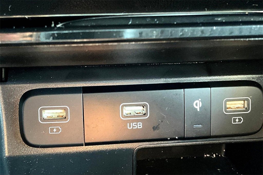 Used 2023 Kia Sorento SX image 28